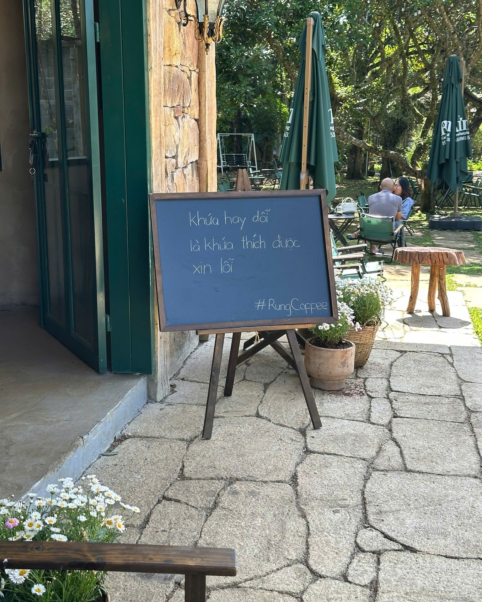 Khong gian check-in gan thien nhien