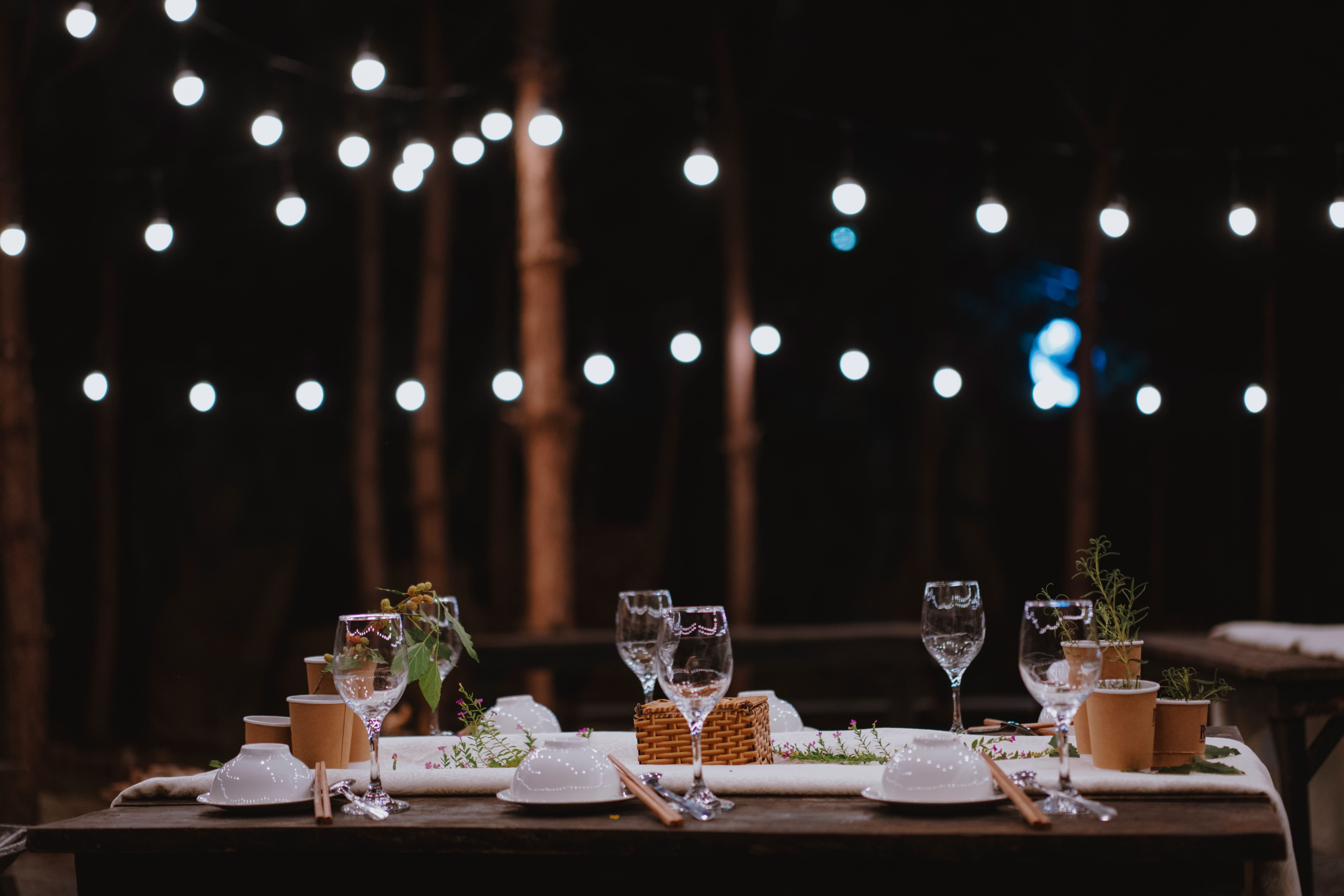 Góc thư giãn trước hiên lều